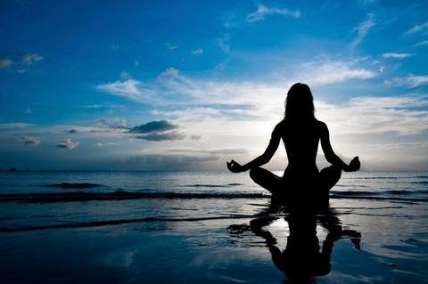 Meditazione trascendentale: 10 benefici per la salute