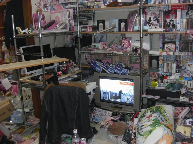 Millennials' bedroom; technology