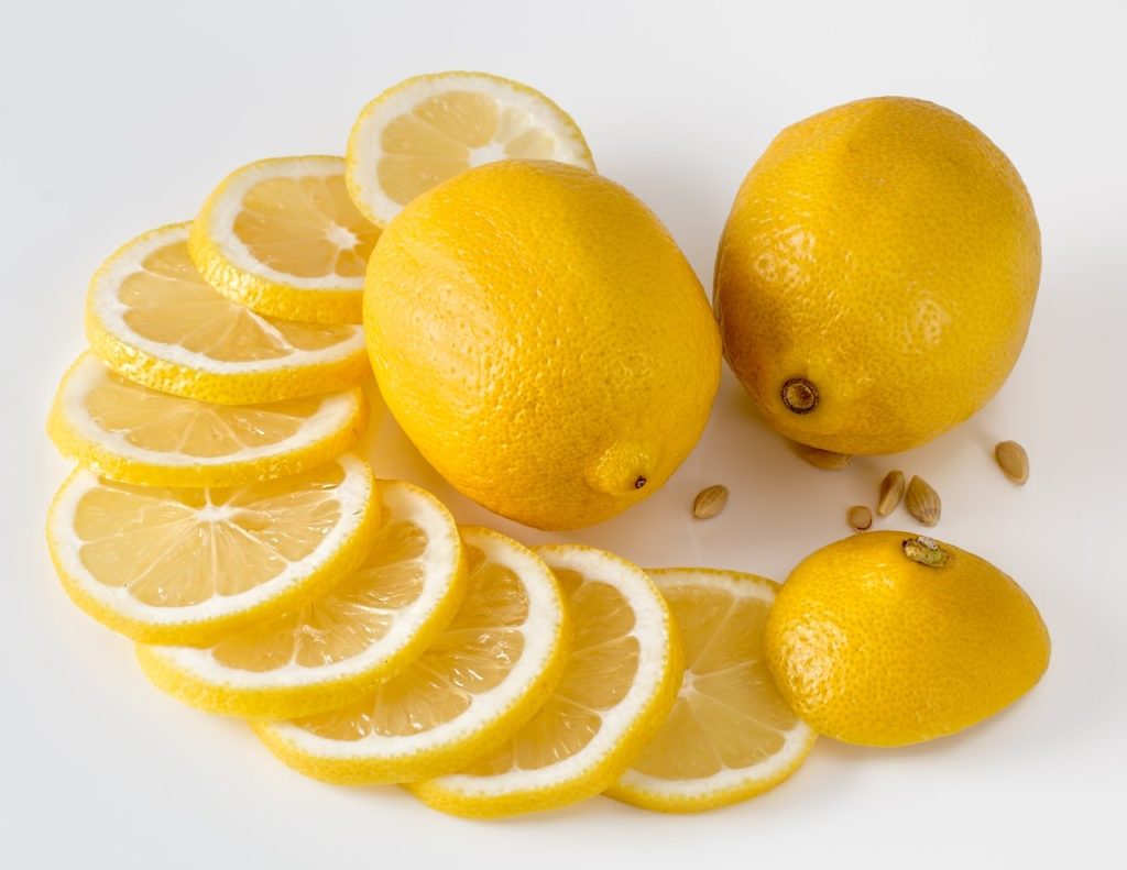 Rimedi naturali contro la diarrea: limone