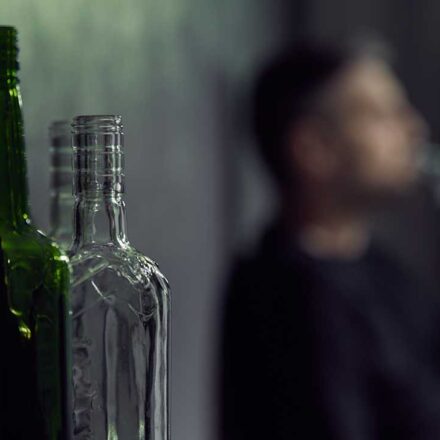 10 rimedi omeopatici contro la dipendenza da alcol