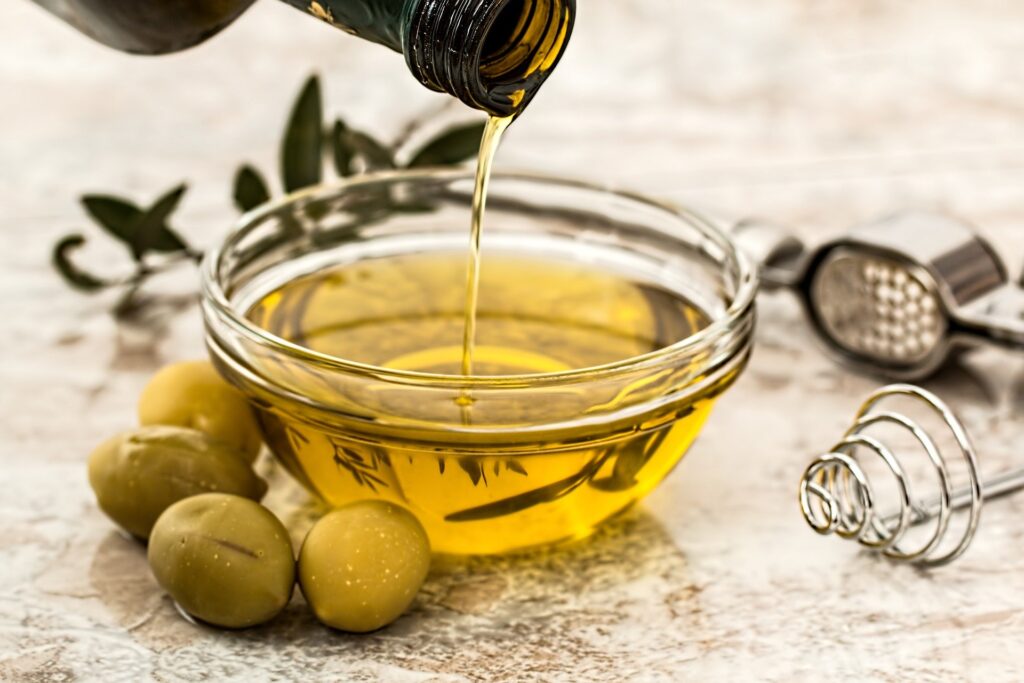 Rimedi naturali per far crescere le unghie: l'olio d'oliva 