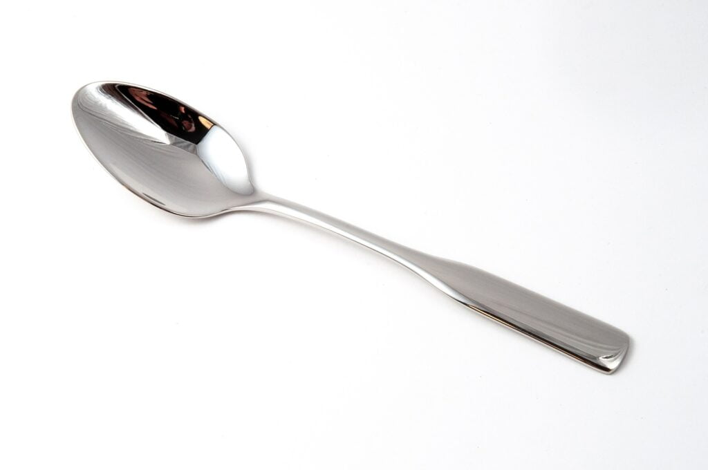iced spoon is amongst the methods against dark circles and eye bags