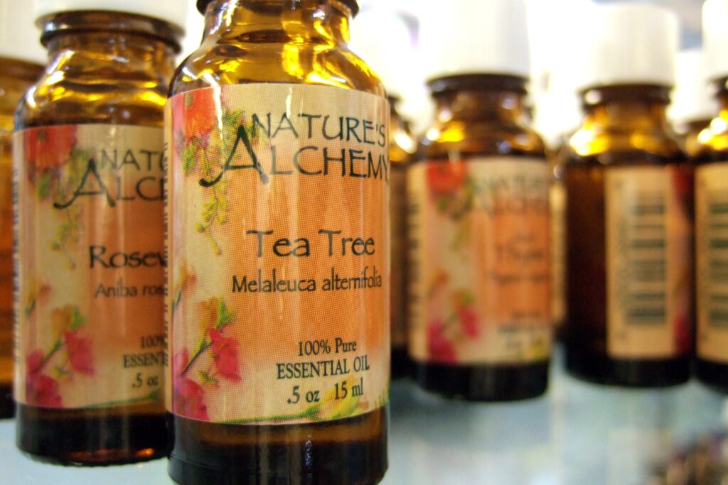 tea tree oil come rimedio naturale contro i punti neri