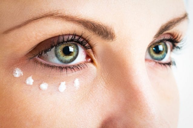 Contorno occhi: 10 trattamenti anti-aging fai da te naturali e veloci