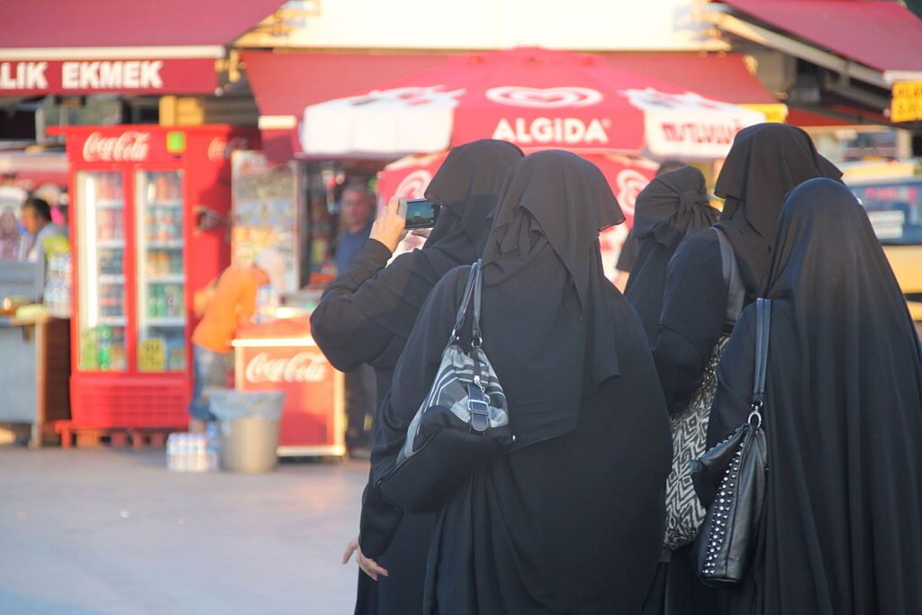 diritti delle donne in arabia saudita burqa strada