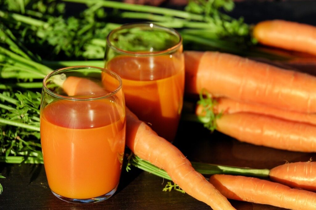estratti vegani di frutta e verdura carote