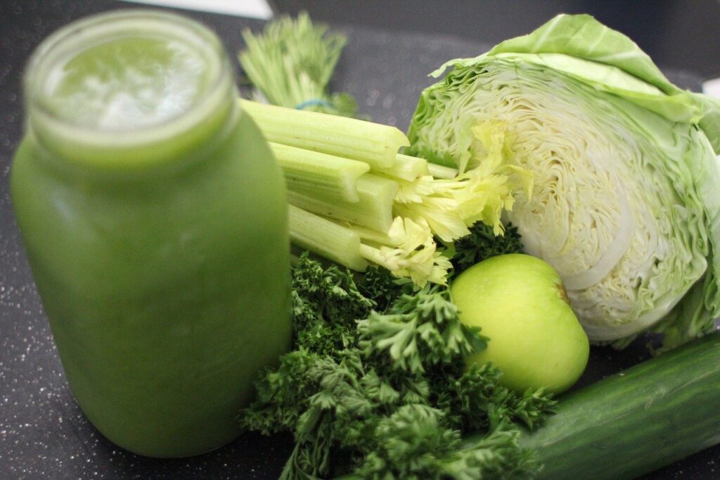 estratti vegani di frutta e verdura detox drenante sedano zucchine cavolo