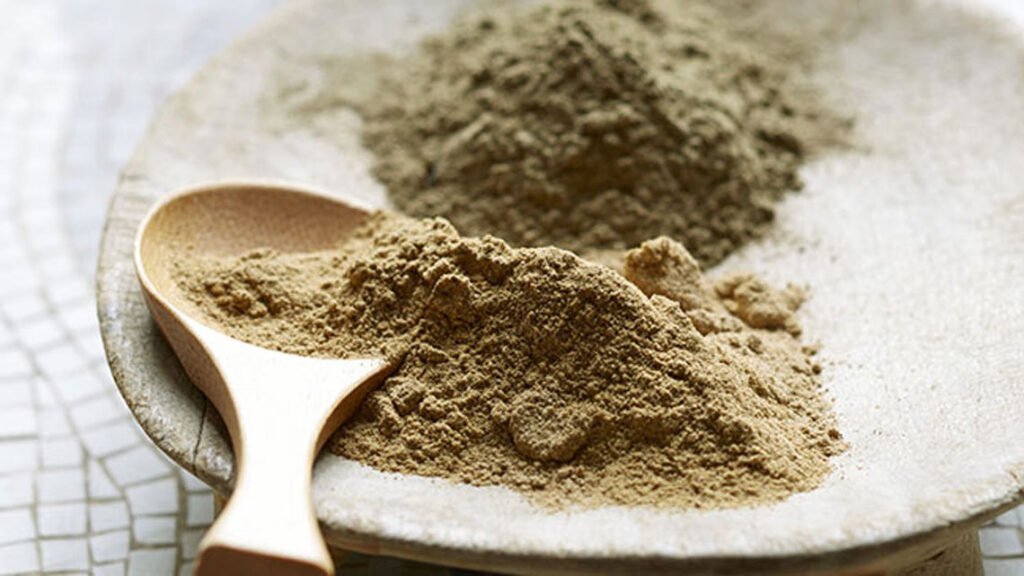Rimedi naturali per alleviare la psoriasi: bagni con sale e argilla