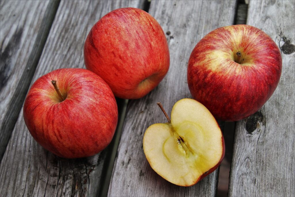 Rimedi naturali per alleviare la psoriasi: aceto di mele