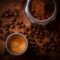 Il caffè fa bene o male? 10 proprietà benefiche e controindicazioni