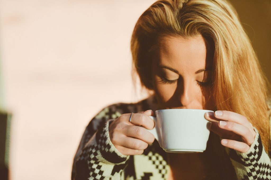 Rimedi naturali per alleviare i dolori mestruali: tisane